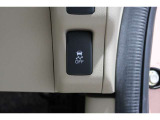 VSA装備=ブレーキ時の車輪ロックを防ぐABS、加速時などの車輪空転を防ぐ トラクションコントロールシステムに旋回時の横すべり抑制の3つの機能を トータルにコントロールします。