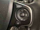 ハンドルにHondaセンシング系のクルーズコントロールやレーンキープアシストなどの操作スイッチが装備されています。ハンドルから手を離さず安全に操作できます。