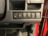 運転席シートヒータースイッチ、フォグランプスイッチがございます