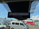 インテリジェントルームミラーはフル乗車でも後方が確認できます。