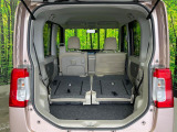 普段のお買い物や通勤、送迎等に十分な荷室スペースを確保しております。セカンドシートを倒すと、大きな荷物の積載も可能です♪