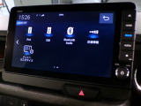 CD、DVD、Bluetooth、AM、FM、AUX、スマートフォン接続ができます。