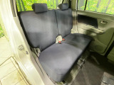 後部座席も気になるようなキズ・汚れやへたり等、大きなダメージはなく、良好な状態です。