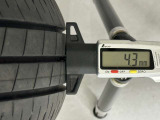 夏タイヤの残り溝は4.3mmです。スリップラインからは2.8mmとなっております。