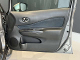 運転席ドアの内張☆パワーウィンドウです♪