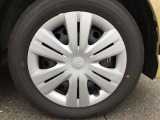 純正スチールホイール装着。