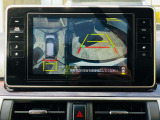 【バックモニター】車庫入れなど目視と合わせモニターで確認できて安心です。