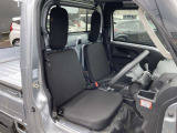 運転席からの視界もよくどなたがお乗りになられても運転しやすい車両になっています☆