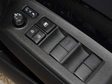 電動格納式ドアミラー・パワーウインドウを装備しています。