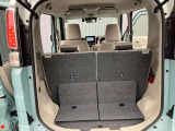 日常の使用に十分な広さの荷室です♪簡単な操作でシートアレンジもできます♪