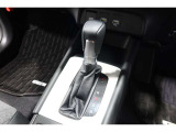 扱いやすい位置に配置されたフロアオートマチックです☆CVTを採用で滑らかでスムーズな走りが楽しめますよ♪