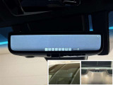 ドライブレコーダー内蔵型デジタルインナーミラーを装備!後席の人や荷物、ヘッドレストの妨げを受けず鮮明な画像で後方確認が出来ます!
