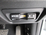 ETC付。高速道路の料金所はキャッシュレスで通過です。サービスエリア等にあるスマートインターの出入りも利用可能でとっても便利。ご納車後すぐにお使い頂けるようセットアップしてのお渡しとなります。