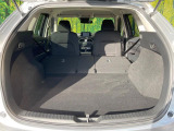 後席を格納すると、これだけの広さが!シーンに合わせたシートアレンジで、大きな荷物も積むことが出来ます♪