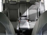 後部座席もゆったり座れます。