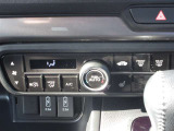 オートエアコンで車内の温度調節が簡単にできます!