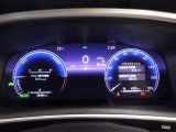 とっても見やすいメーターです。夜間時はラグジュアリーな気分にさせてくれる照明が魅力ですので、夜のドライブも楽しみになりますよ♪