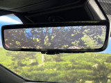 【デジタルインナーミラー】後席の大きな荷物や同乗者で後方が確認しづらい時でも安心!カメラが撮影した車両後方の映像をルームミラー内に表示。クリアな視界で状況の確認が可能です!