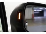 スバルリヤビークルディテクション(SRVD)のインジケータ。後側方の死角から接近する車両を点滅や点灯でお知らせ