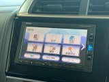 インテリアに馴染む純正ナビがついております。Honda自慢のインターナビは渋滞情報だけでなく天気情報、災害情報、安否情報など多彩な情報をご提供するHonda独自の「通信型ナビ」となっております。