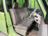 運転席シート廻りは使用感も少なく、良好な状態となっています。丁寧に使われていたことがよくわかりますね。
