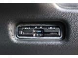 すっきりビルトインされたETC車載器。有料道路をお得にご利用いただけます。
