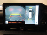 バック時の運転をサポートするバックガイドモニター&パノラミックビューモニター付