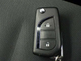 鍵がポケットの中でもドア開閉・エンジンスタートが可能な便利なスマートキーです!