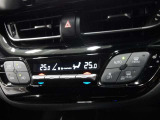 車内の温度管理に便利なオートエアコン☆