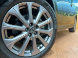 【純正20インチアルミホイール】外観にマッチした純正アルミホイールを装着しております。各種社外アルミホイールや、スタッドレスタイヤも取扱いしております。是非ご相談ください♪