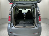 リアシートを倒すと、ラゲッジスペースを広くお使いいただけます!