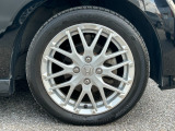 純正アルミホイール付きで足元もオシャレです♪ オシャレは足元から♪