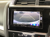 バックも安心のバックカメラ付いています。バックカメラがあると、いつでも安全にバックできますね。死角も減ります。