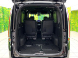 後席を格納すると、これだけの広さが!シーンに合わせたシートアレンジで、大きな荷物も積むことが出来ます♪