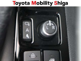 駐車時に便利なスマ-トキ-連動オ-ト格納式ドアミラーを装備しています。施錠すると自動的にドアミラーを格納する便利な機能です!