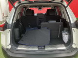普段のお買い物や通勤使用に十分な荷室スペース!セカンドシートを倒すと、大きな荷物の積載も可能です!