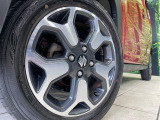【純正15インチアルミホイール】外観にマッチした純正アルミホイールを装着しております。各種社外アルミホイールや、スタッドレスタイヤも取扱いしております。是非ご相談ください♪
