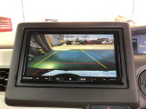 【バックカメラ】駐車時に安心のバックカメラが装備されています!