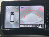 【アラウンドビューモニター】車を上から見下ろしているかのような映像で周囲の状況がひと目で確認、狭い駐車場に駐車するときも安心です♪