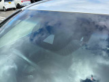 【セーフティセンス】セーフティセンスは、前方車両や歩行者を検知して衝突回避を支援する先進安全システムです。事故リスクを低減し、安心感のあるドライブをサポートします。