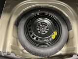 スペアタイヤがついていて、パンクや不測の事態が起きても安心です!
