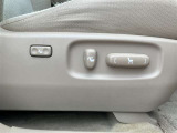パワーシート搭載。微妙な調整が手軽にでき、ピッタリのポジションで運転することが可能です。