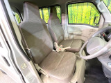 運転席シート廻りは使用感も少なく、良好な状態となっています。前オーナー様が丁寧に使っていたことがよくわかりますね。