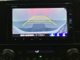 バックでの車庫入れも安心です! リアカメラが付いているバックモニター付のナビを装備しております。操作線もついており距離感も画面から確認できます。