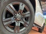 【純正17インチアルミホイール】外観にマッチした純正アルミホイールを装着しております。各種社外アルミホイールや、スタッドレスタイヤも取扱いしております。是非ご相談ください♪