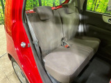 後部座席も気になるようなキズ・汚れやへたり等、大きなダメージはなく、良好な状態です。