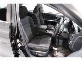 パワーシート搭載。微妙な調整が手軽にでき、最適なポジションで運転することが可能です。