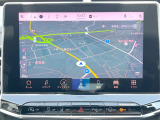 ●JEEP純正ナビ:一体感のあるナビは、高級感ある車内を演出してくれます。Bluetooth再生などオーディオ機能も充実しておりますので、運転もより楽しめます♪