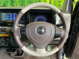 【純正革巻きステアリング】上質な革を使用することで、手にしっかり馴染みとても運転しやすいハンドルです♪