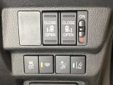 両側電動スライドドアは運転席から操作ができるよう、操作スイッチが付いています。Hondaセンシング用のVSA(ABS+TCS+横滑り抑制)解除と路外逸脱抑制機能のオンオフスイッチなどがあります。